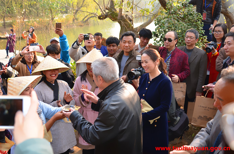 体验秦谷景区特色民俗活动.jpg