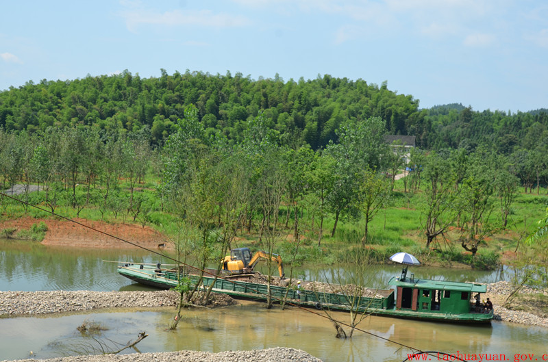 秦溪河道布置演艺剧场场景.jpg