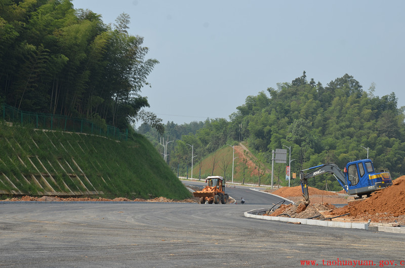 高速互通口建设基本完成.jpg