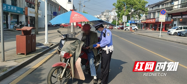 常德桃花源交警持续开展摩托车、电动车交通违法行为整治行动