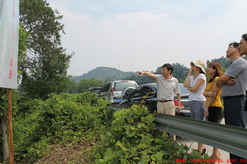 熊局长在桃花源古镇建设地址.jpg